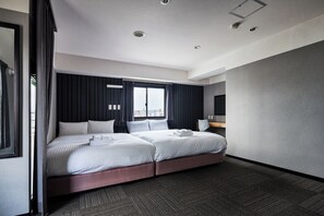 スーペリア ツインルーム ダブルベッド 2 台 フルバスルーム 禁煙 | デスク、防音設備、WiFi (無料)、ベッドシーツ