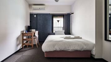 Comfort Double Room, 1 Double Bed, Non Smoking, Full Bathroom | Desk, soundproofing, free WiFi, bed sheets