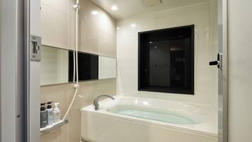 Superior Twin Room, 2 Double Beds, Non Smoking, Full Bathroom | Bathroom | Free toiletries, hair dryer, slippers, bidet