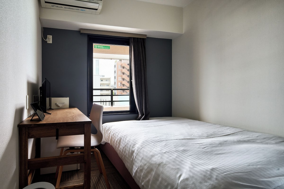 Phòng đôi Tiêu chuẩn, 1 giường đôi, không hút thuốc (Shower Room) | Bàn, phòng cách âm, truy cập Internet không dây miễn phí