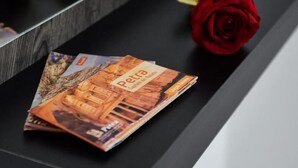 Quầy tiếp tân