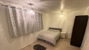 2 bedrooms, iron/ironing board, WiFi (free), bed sheets