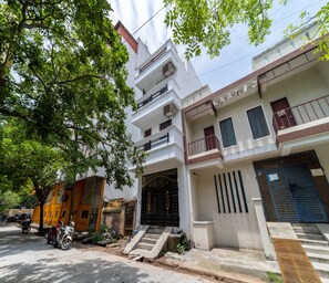 Front of property - Yestenfro (Puducherry)