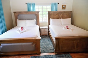 2 bedrooms, in-room safe, iron/ironing board, free WiFi - Buki Ocean View-ένας 2 B/R, Sleeps 6
UNDERGOING RENOVATIONS DUE TO THE HURRICANE (Whitehouse)