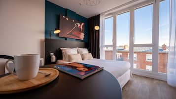 Premium Studio | In-room safe, free WiFi, bed sheets