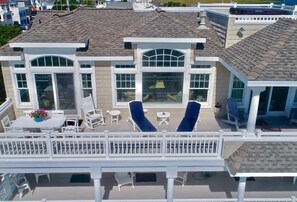 تناول الطعام بالخارج