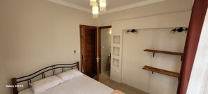 2 多间卧室、熨斗/熨衣板、WiFi、床单