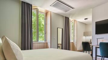 In-room safe, desk, blackout drapes, soundproofing