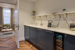 one bedroom one bathroom | Private kitchen | Full-size fridge, microwave, oven, stovetop