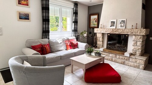 House with large garden and petanque game. Ideal at any time !