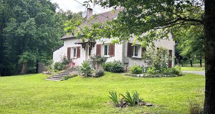 Gßte Loir en Vallée à l'orée d'un bois, la nature en toutes saisons