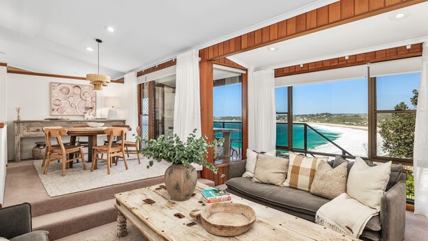 Smart TV - Vista del Mare - Indulge yourself in the lap of luxury with endless ocean views (Mollymook Beach)
