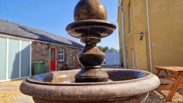 Cottage | Property grounds