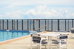 Outdoor pool - Stunning direct ocean front 2 bedroom unit! Fully equipped and all remodeled! (New Smyrna Beach)