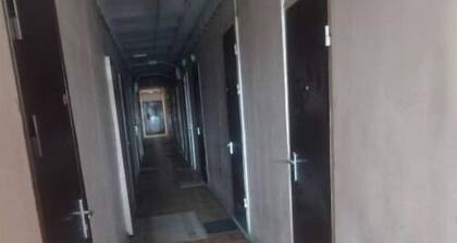 Entire Flat 12m Floor 5 No Lift