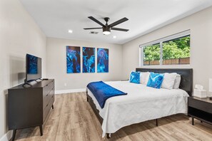 5 bedrooms, iron/ironing board, WiFi, bed sheets