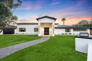 Exterior - The Montecito Main | Luxury Villa in Old Town (Scottsdale)