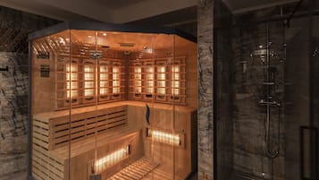 Salas de tratamiento para parejas, sauna y tina de hidromasaje