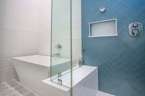 Unclassified image, 3 of 25, button