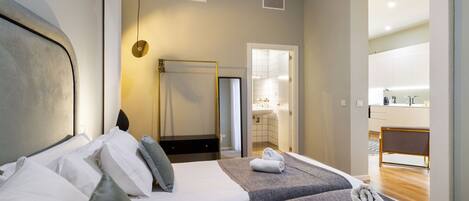 1 camera, ferro/asse da stiro