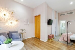 1 dormitorio, tabla de planchar con plancha, wifi