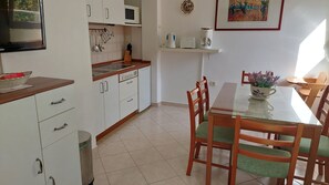 Dining - Familienfreundlich, Ortszentrum, Zentralstrand (Podgora)