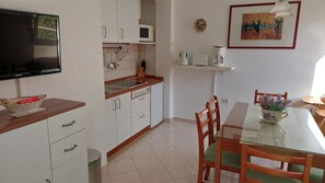 Fridge, microwave, stovetop, coffee/tea maker - Familienfreundlich, Ortszentrum, Zentralstrand (Podgora)