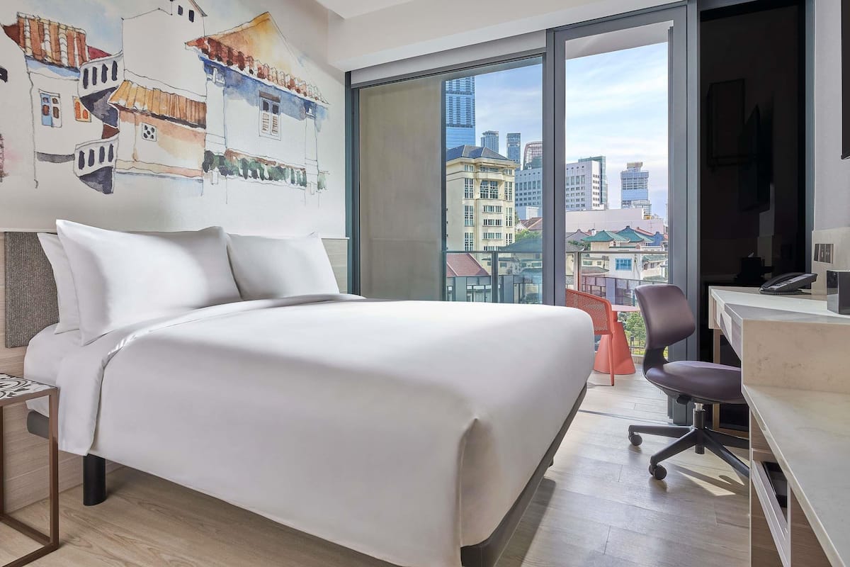 Classic Room, 1 Queen Bed, Balcony