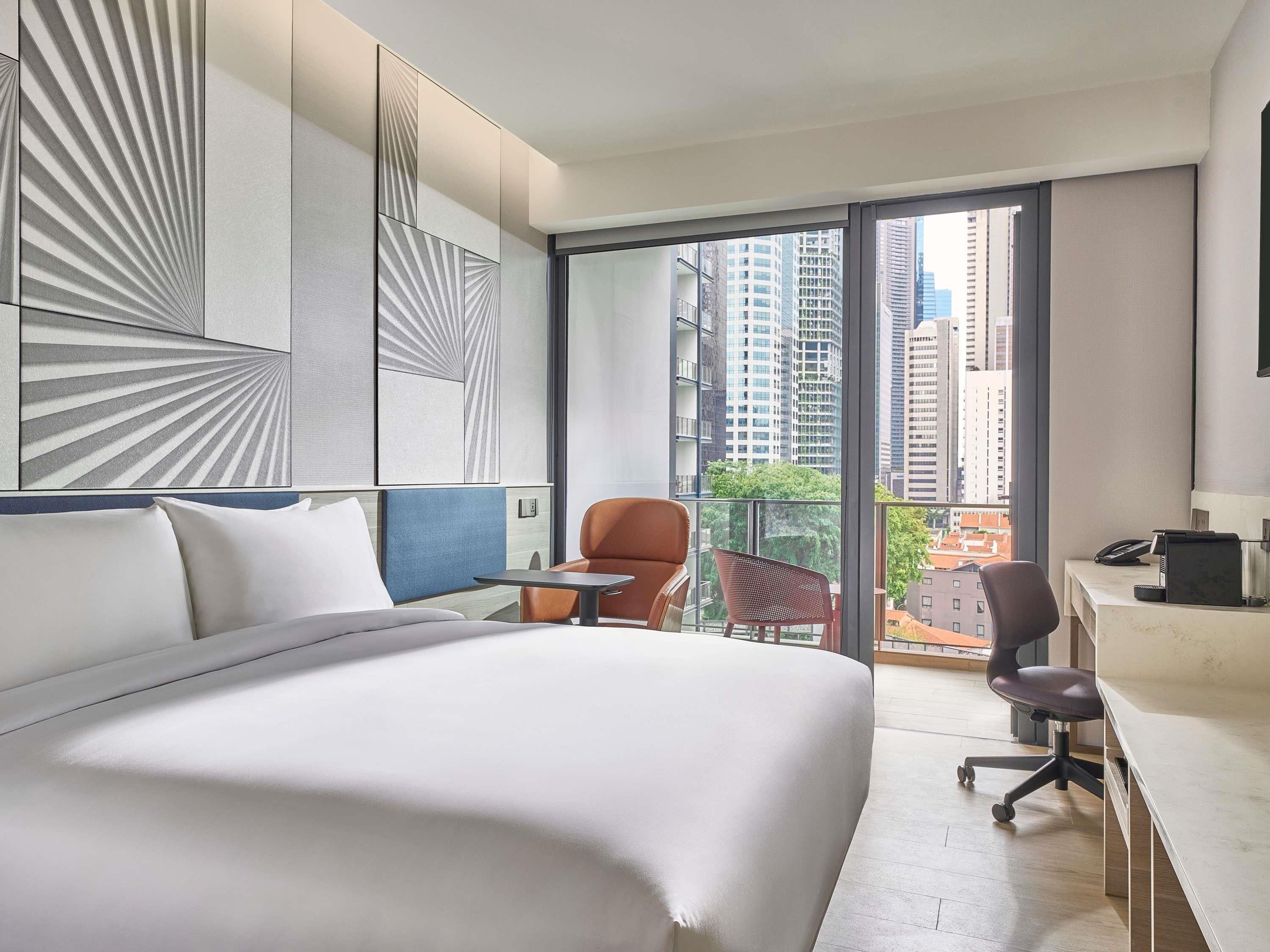 Privilege, Room, 1 Queen Bed, Balcony | Minibar, desk, laptop workspace, soundproofing