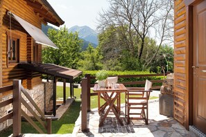 Basic Chalet | Terrace/patio