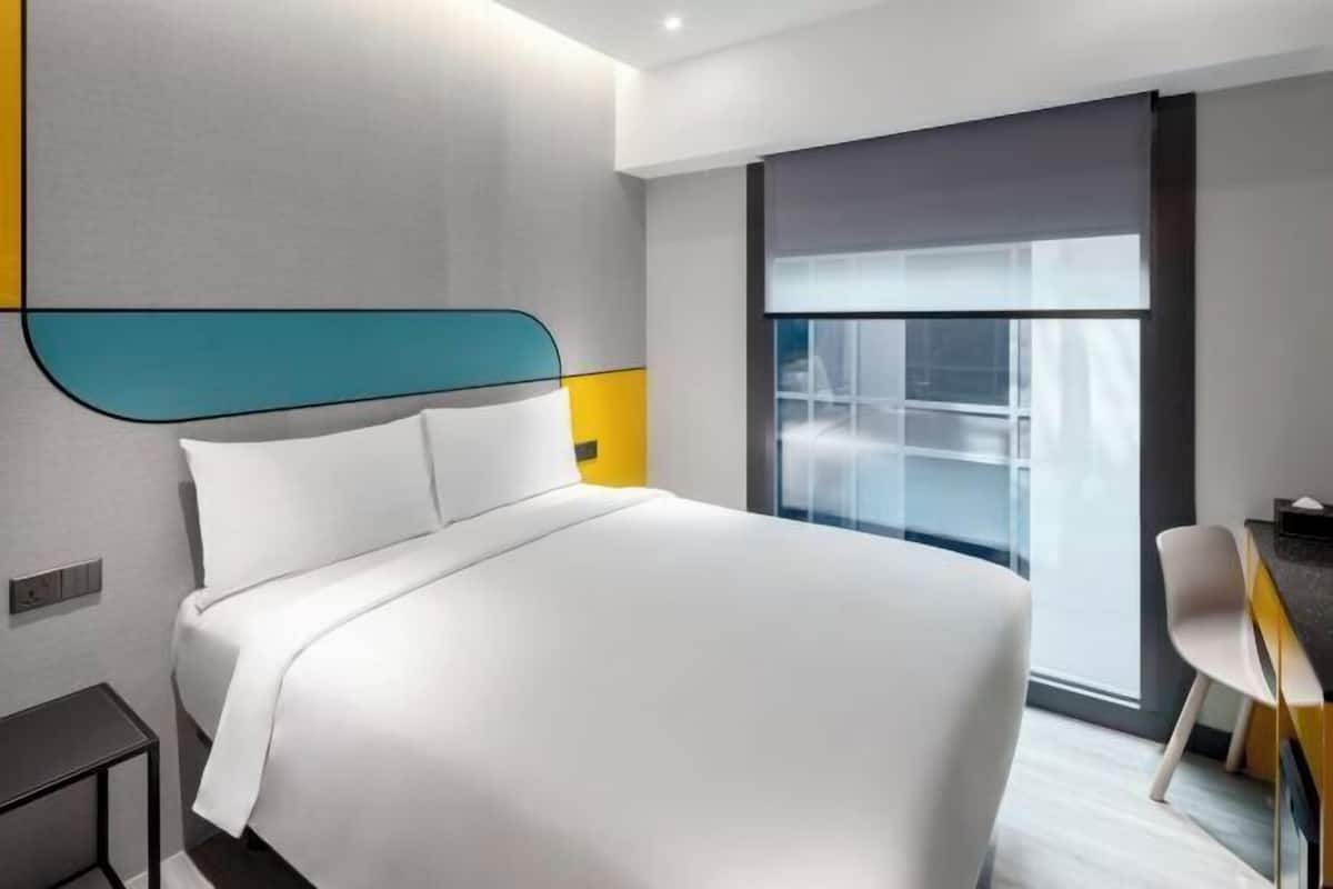 1 dormitorio, mobiliario individual, escritorio