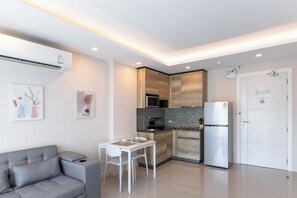 1 bedroom, in-room safe, individually furnished, iron/ironing board - Babylon Rawai 202 (Rawai)