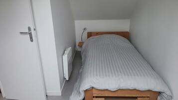 2 chambres, fer et planche à repasser, lit parapluie, Wi-Fi gratuit