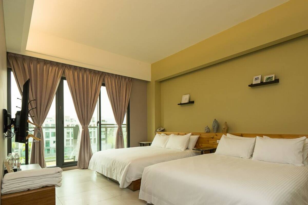 Habitación cuádruple Confort | Muebles diferentes y wifi gratis