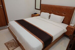 Habitación superior | Sábanas de algodón egipcio, ropa de cama de alta calidad, escritorio