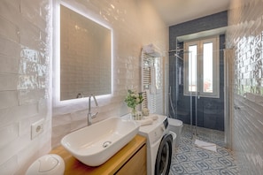 Apartment | Bathroom