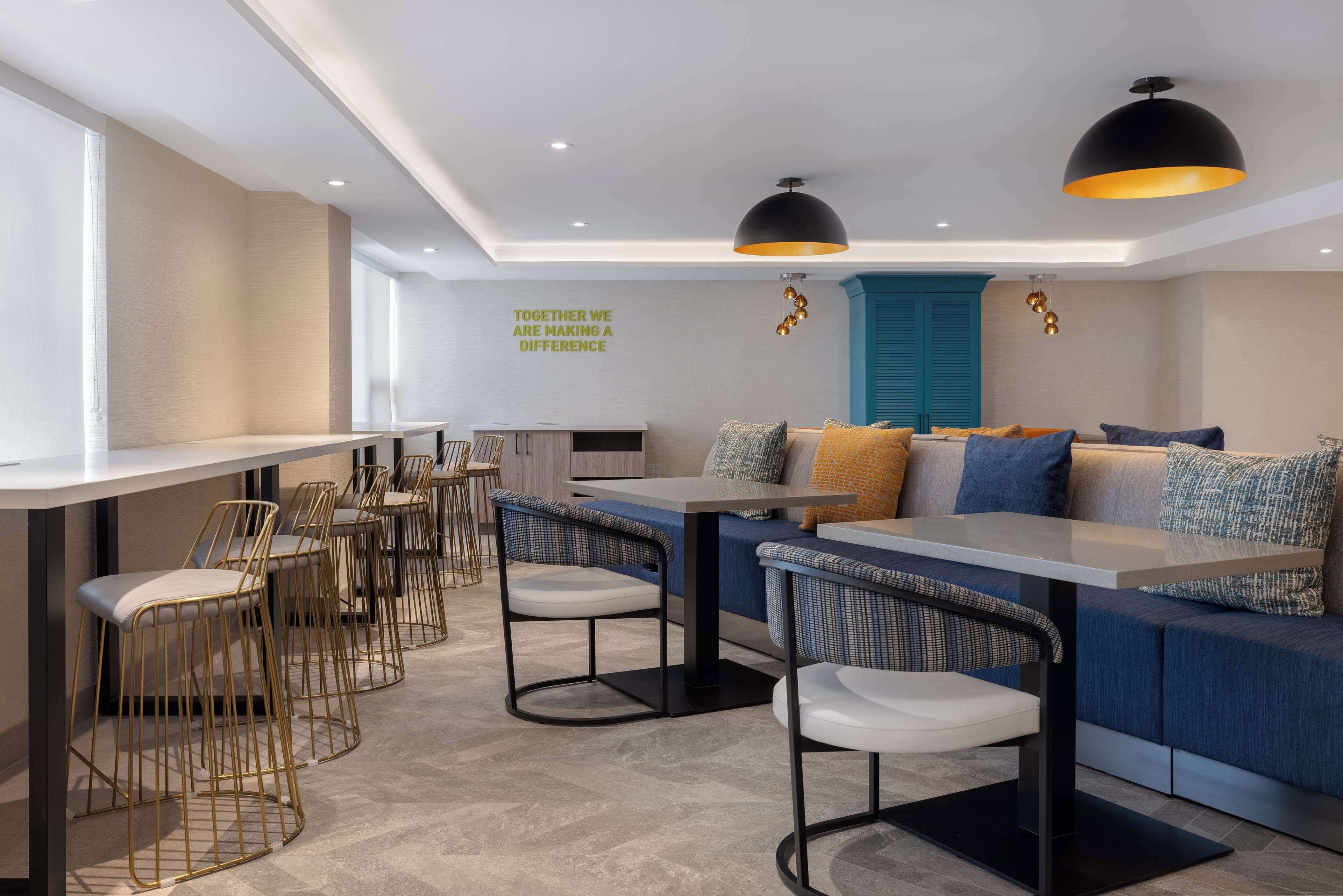 Esmorzar diari d'estil bufet gratuït 