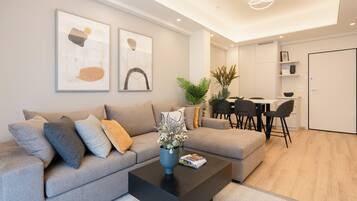 City Apartment | Living area