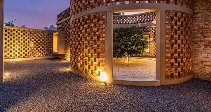 Stayvista @ The Brick House w/ Private Pool & Lawn