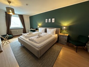 1 chambre, bureau, lit parapluie, Wi-Fi gratuit
