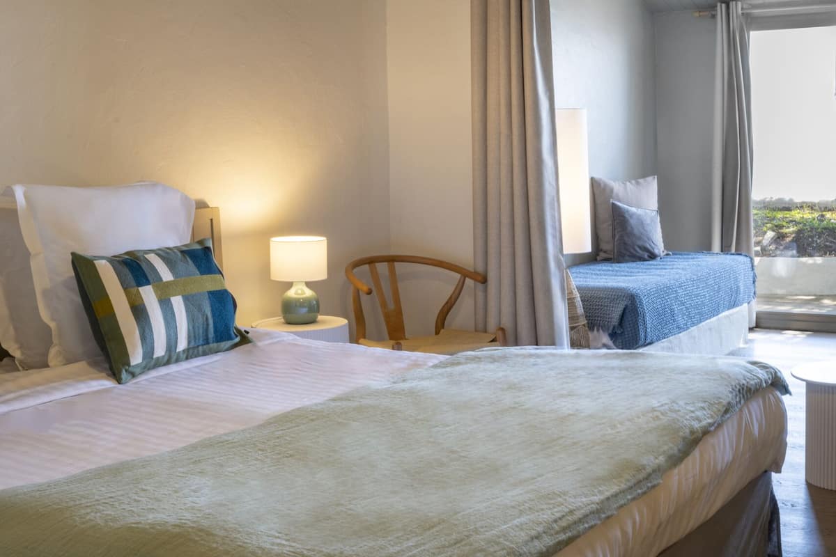 高級三人房 | 獨特裝潢、布置獨特、書桌、隔音