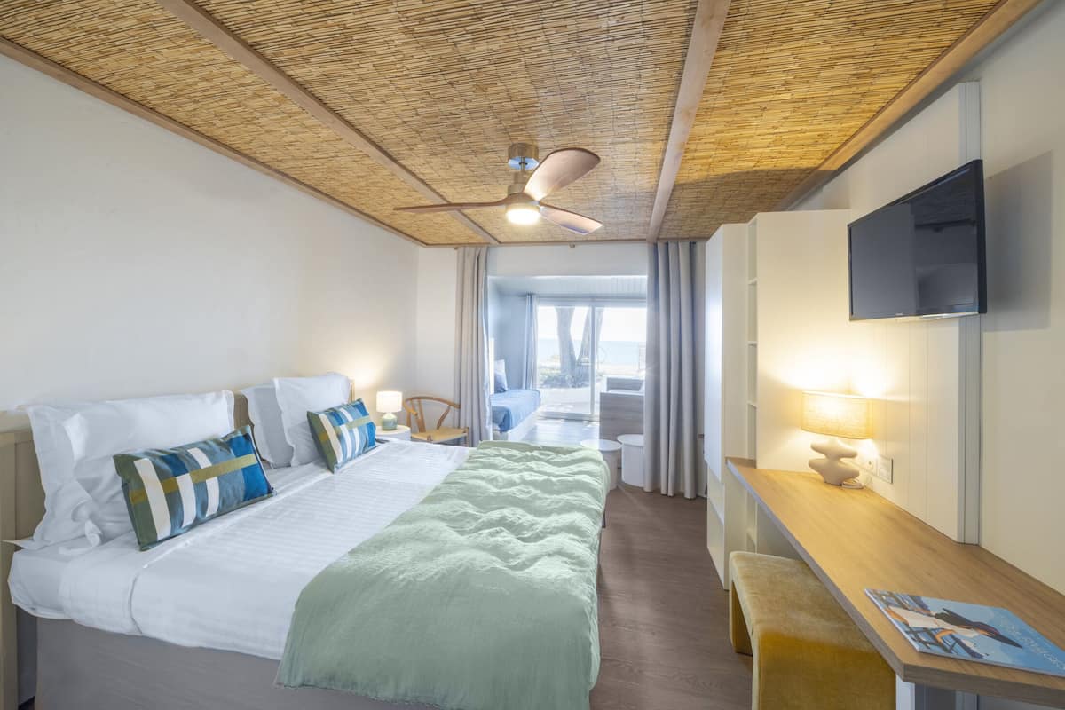 高級四人房 | 獨特裝潢、布置獨特、書桌、隔音