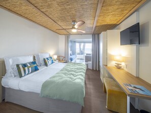 Kamar Quadruple Superior | Didekorasi berbeda-beda dan dilengkapi dengan perabotan berbeda-beda