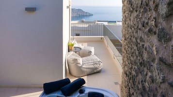 Maisonette 1 Bedroom Sea View with Hot Tub, Zoe | Bañera de hidromasaje
