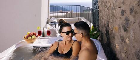 Maisonette 1 Bedroom Sea View with Hot Tub, Zoe | 1 bedroom, in-room safe, soundproofing, iron/ironing board