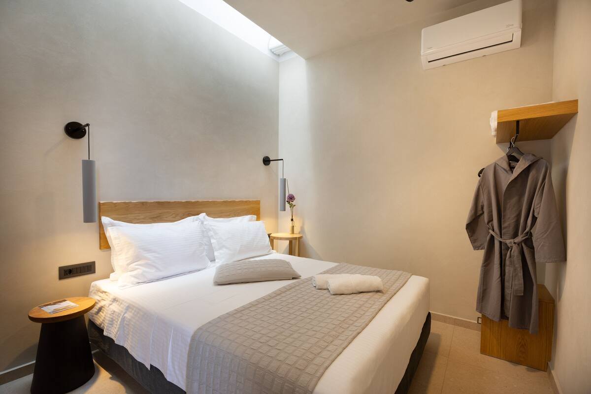 2 Bedroom Sea View Suite, Nostos | 객실 내 금고, 방음 설비, 다리미/다리미판, 무료 WiFi
