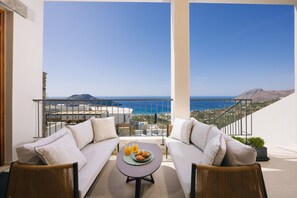 1 Bedroom Grand Sea View Suite, Thalori | Balcony view - Mirthea Suites (Agios Vasileios)