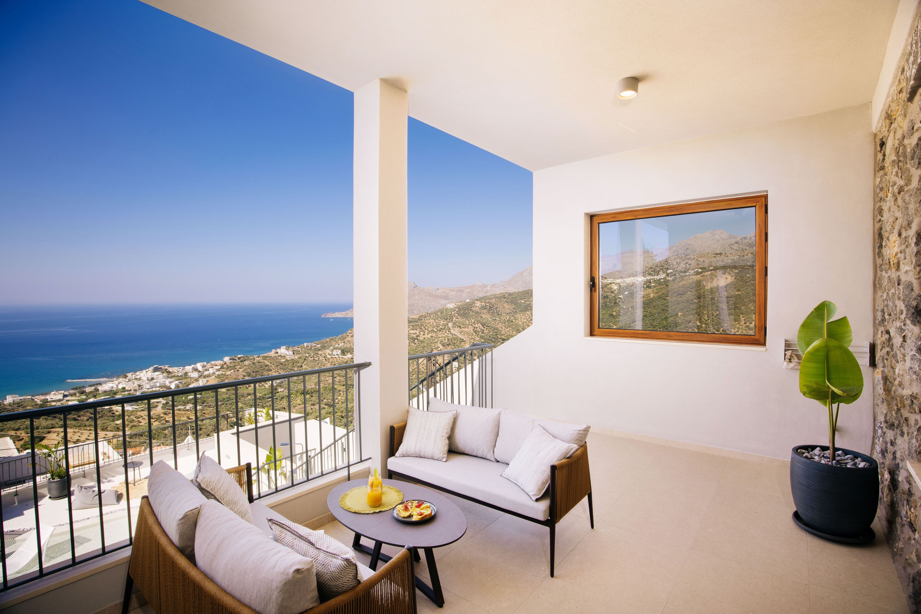 1 Bedroom Grand Sea View Suite, Thalori | Terrasse/Patio