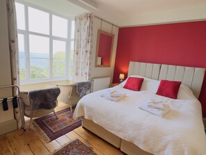 Kamar Twin Superior, ensuite, pemandangan laut (Framboise Super King /) | Didekorasi berbeda-beda dan dilengkapi dengan perabotan berbeda-beda