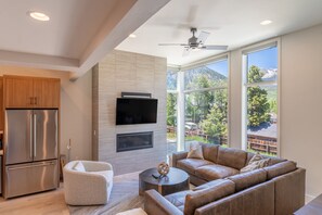Smart TV, fireplace - Minutes from Frisco Main Street, 3 Balconies with Panoramic Mountain Views (Frisco)